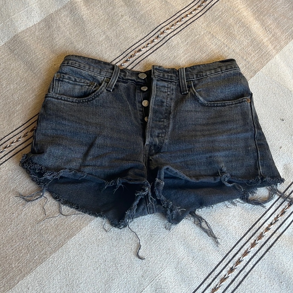 Levi black shorts